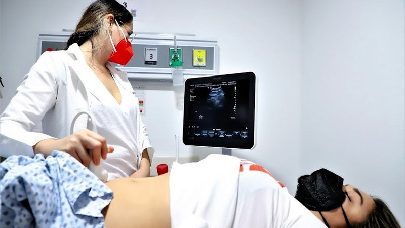 Salud Michoacán garantiza atención médica gratuita a michoacanas sin seguridad social 