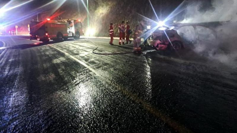Chocan con su Mercedes Benz en Morelia, Michoacán, dos murieron