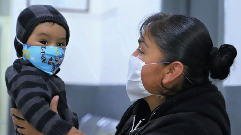 Esto se recomienda para proteger a infancias del frío en el regreso a clases  