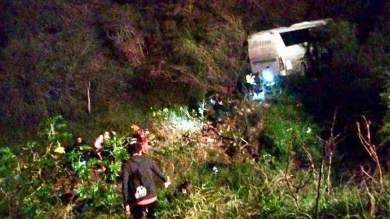 Una persona pierde la vida tras volcadura de autobús en Tamaulipas 