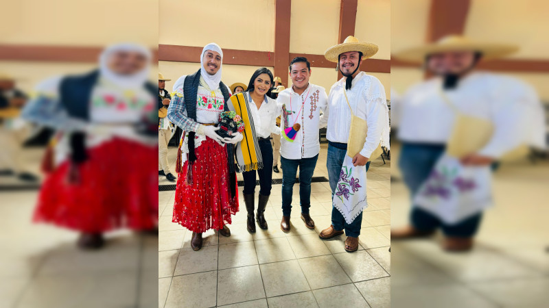 Llama Araceli Saucedo Reyes a preservar cultura y tradiciones en San Juan Parangaricutiro