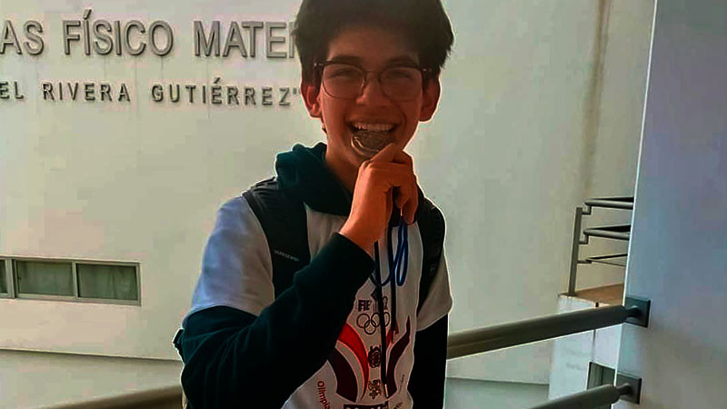 Alumno del Cecytem gana plata en Olimpiada Estatal de Informática 