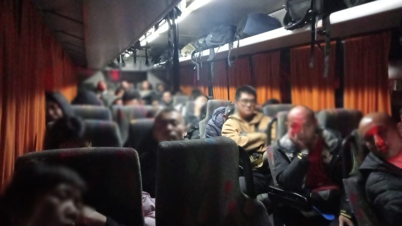 Rescatan a 40 migrantes de China en Oaxaca