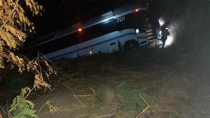 Volcadura de autobús en Oaxaca deja 10 migrantes lesionados 