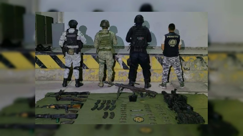 Policías y militares emboscados en Múgica, Michoacán: neutralizan a pistolero y hieren a otro 