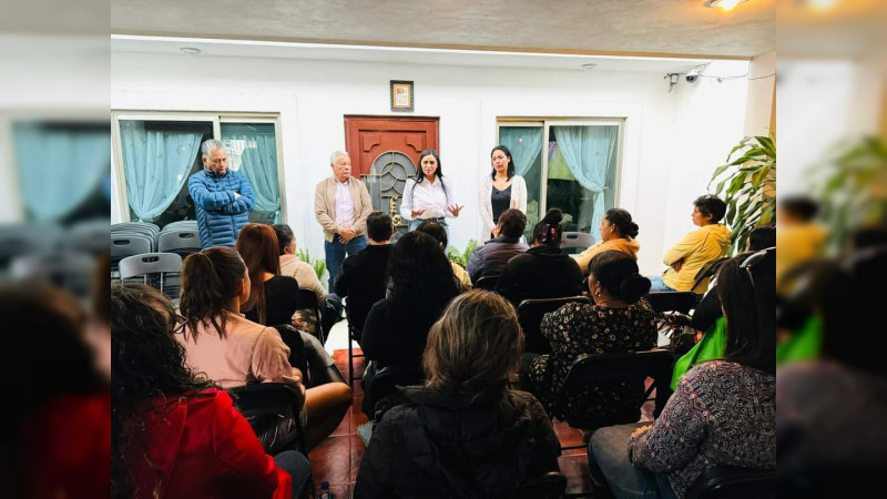 Araceli Saucedo se reúne con habitantes de la Tenencia Morelos
