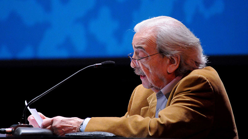 Harán homenaje al poeta Juan Gelman  