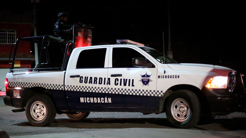 Comuneros detienen a presunto delincuente y lo entregan a la policía, en Uruapan  