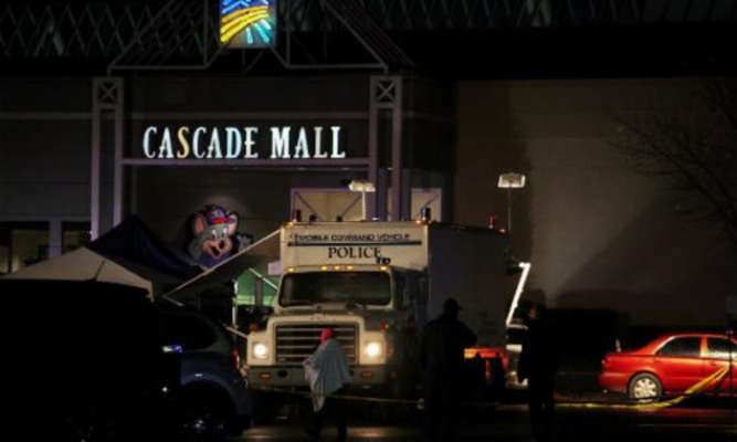 Cinco muertos deja tiroteo en centro comercial de Washington 