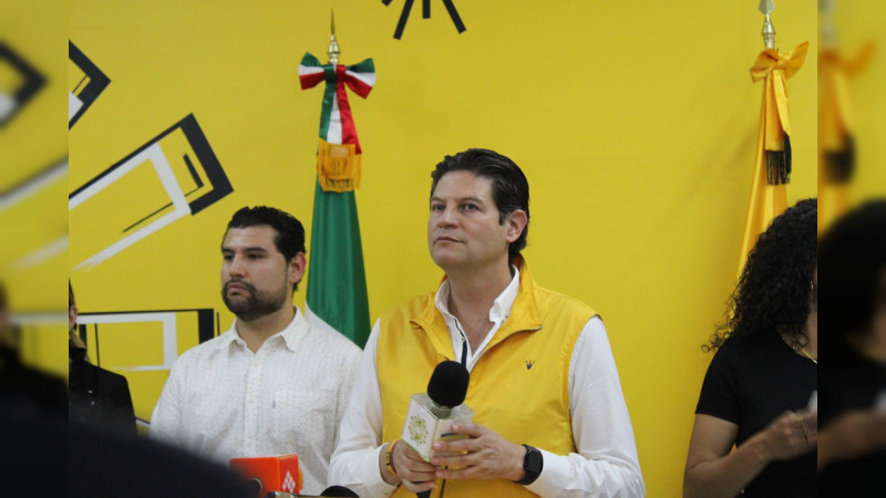 Alfonso Martínez busca apoyo de cuatro partidos para alcaldía de Morelia  