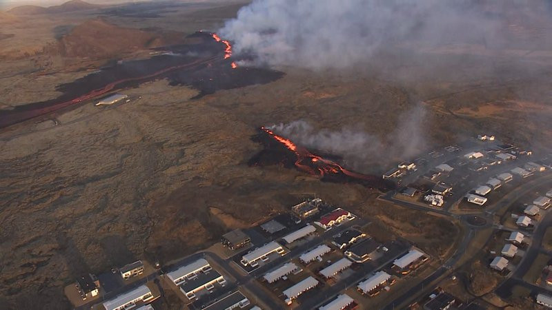 Volcán hace erupción en Islandia 