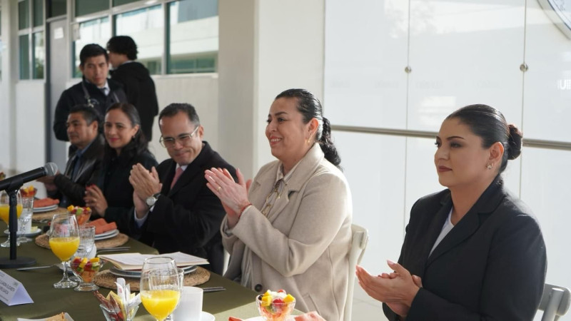 Acuerda Cobaem y Universidad Montrer colaboración en docencia e investigación