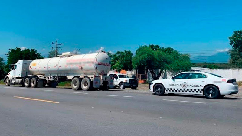 En Tamaulipas, aseguran más de 70 mil litros de combustible robado; detienen a operador  
