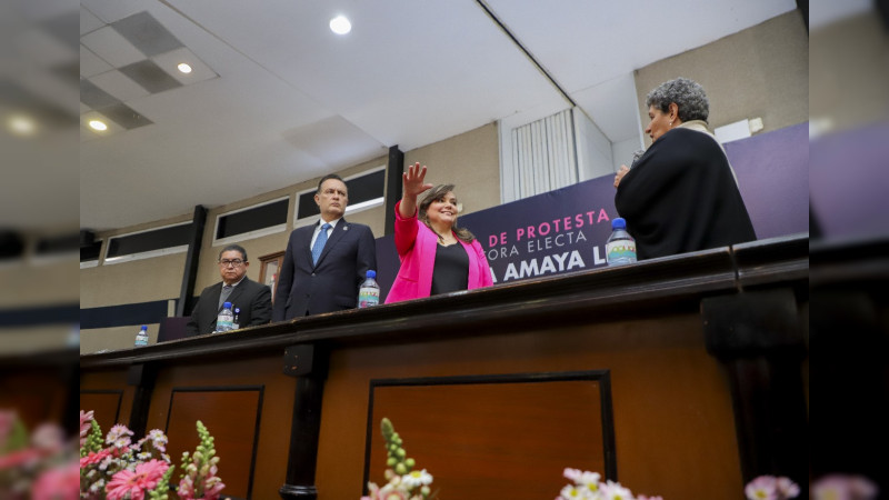 Silvia Amaya asume la Rectoría de la UAQ