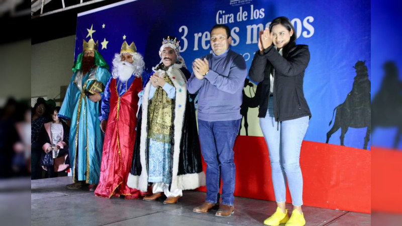 Araceli Saucedo visita Tarímbaro para celebrar a las y los niños 
