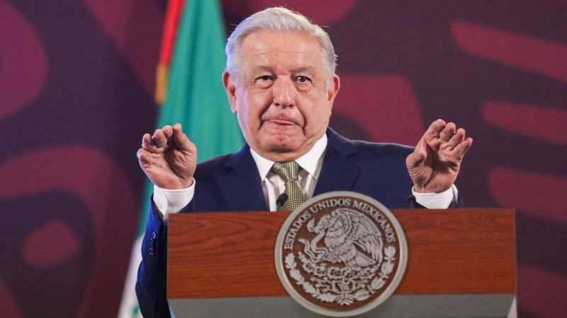 Megafarmacia, con abasto de todos los medicamentos: AMLO 