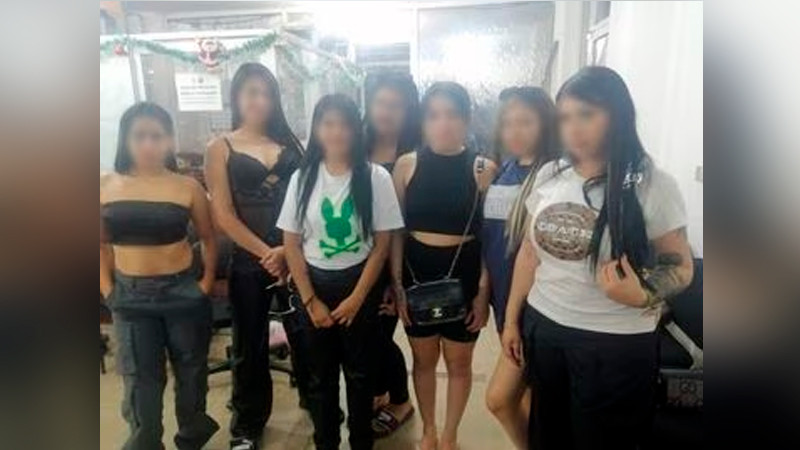"Sí estaban retenidas por un grupo criminal", asegura madre de una de las 8 colombianas localizadas en Tabasco 