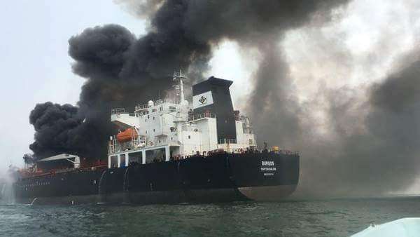 Explosión e incendio en buque petrolero en Veracruz - Foto 0 