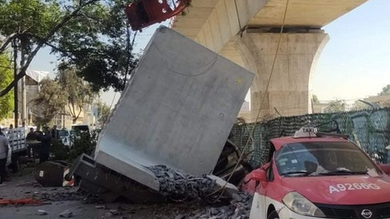 Cae estructura del Tren Interurbano cerca de Observatorio en la Ciudad de México 