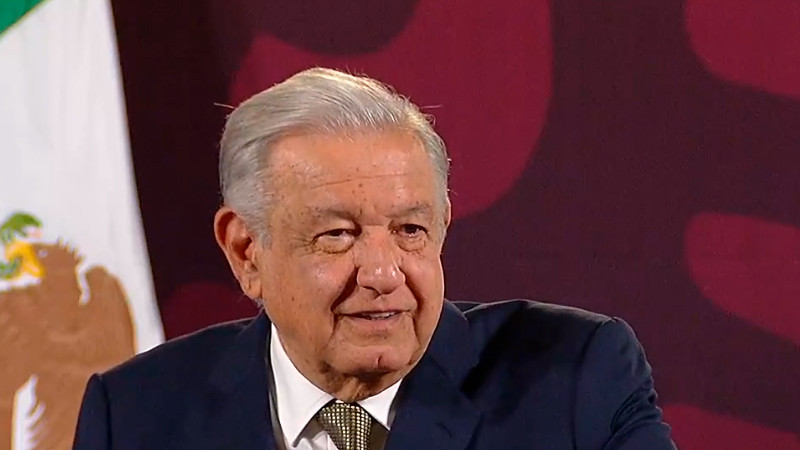 Lamenta AMLO fallecimiento del escritor José Agustín Ramírez 