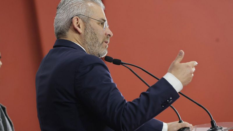 Próxima semana Bedolla entrega 5 mil bases a trabajadores de la educación en Michoacán 