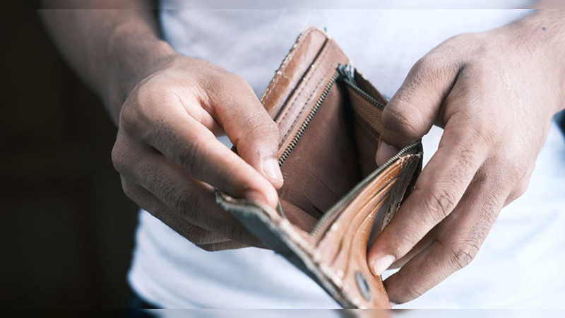 Institución financiera recomienda pedir prestado a abuelitas o tías antes que a bancos  