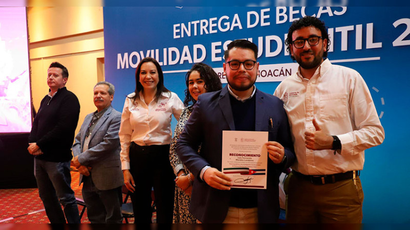 Instituto de educación lanza convocatoria para becas de movilidad estudiantil 2024 