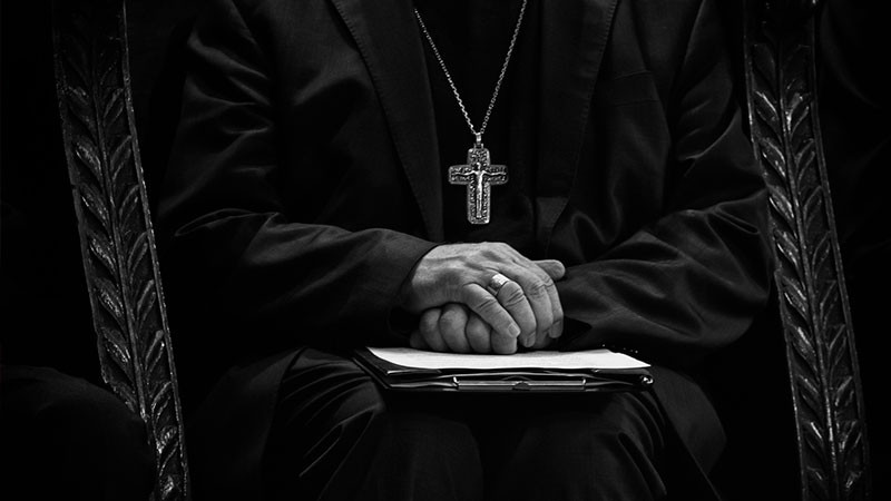  Investigan a sacerdote detenido por presunto abuso sexual a menor 