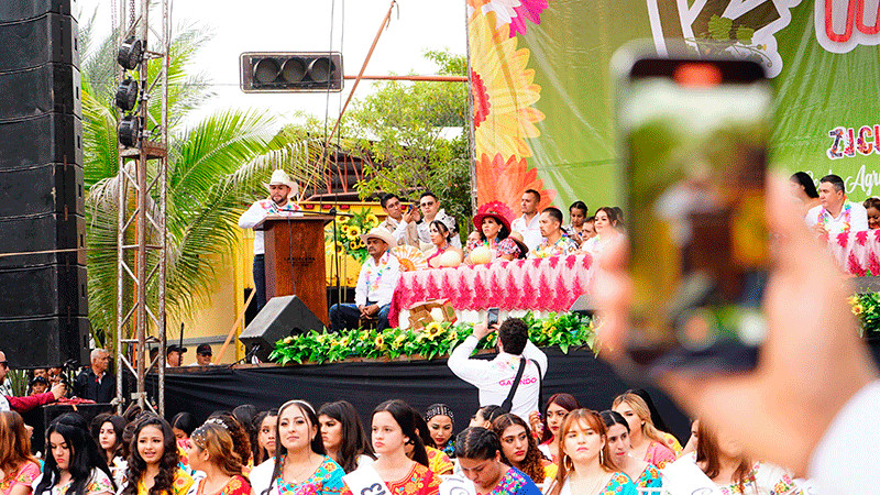 Celebran 12° Feria del Melón en Zicuirán 