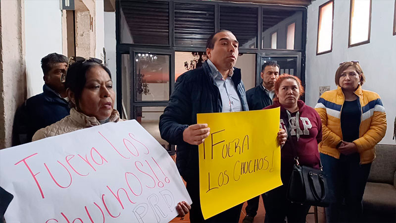 Silvanistas se manifiestan en rueda de prensa del líder estatal del PRD Michoacán 