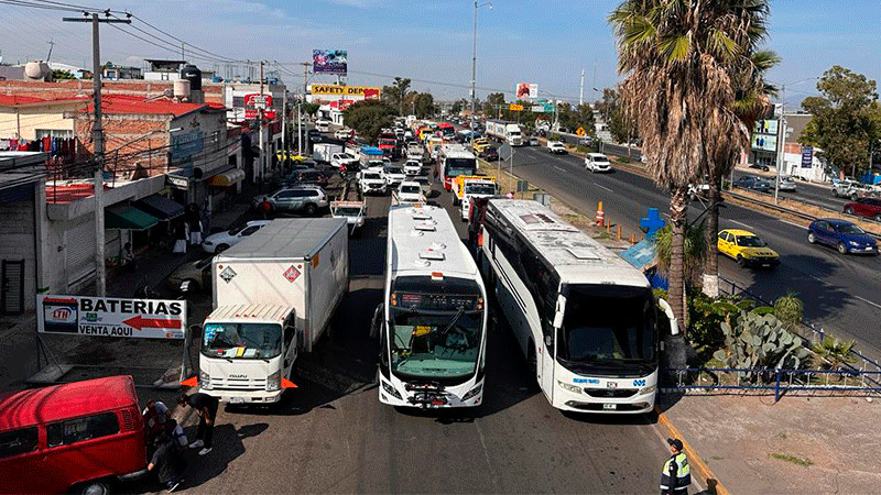 Querétaro: Amotac se irá a paro nacional tras asaltos en Carretera 57  