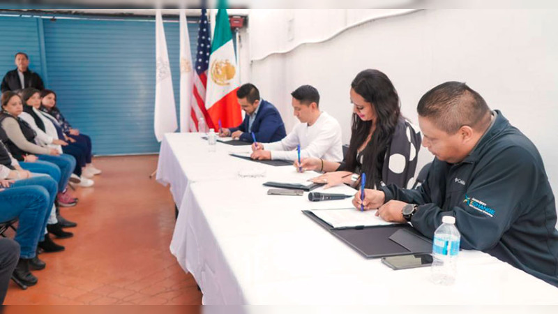 Secretaría del Migrante de Michoacán abre enlaces en comunidades indígenas y en Charo 