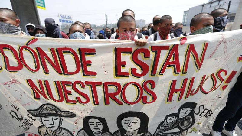 AMLO acusa al Poder Judicial de proteger a quienes desaparecieron a 43 normalistas de Ayotzinapa 