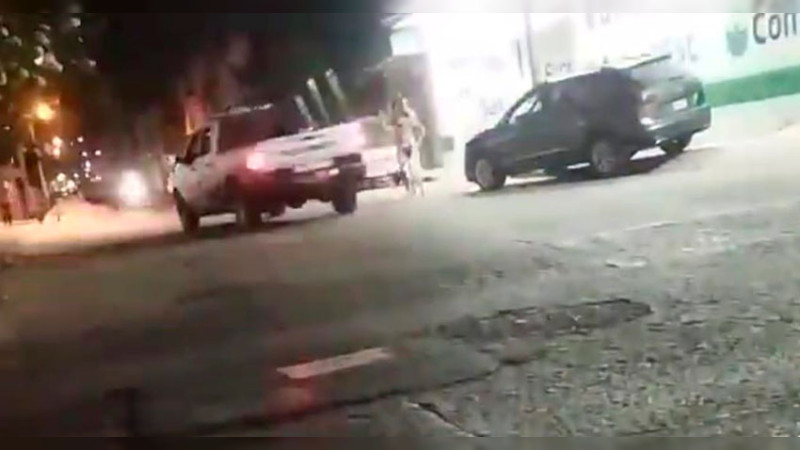 Atacan a conductor en Apatzingán, Michoacán 