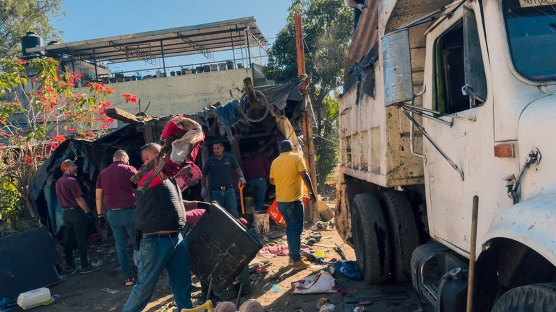 Autoridades de Uruapan retiran invasión en La Cedrera 
