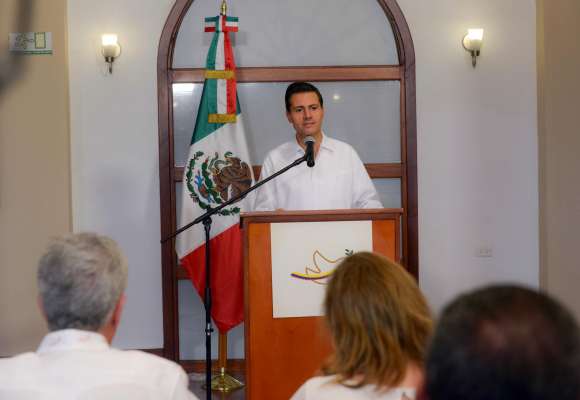 Gobierno de la república, firme en su compromiso de esclarecer desaparición de normalistas: Peña Nieto 