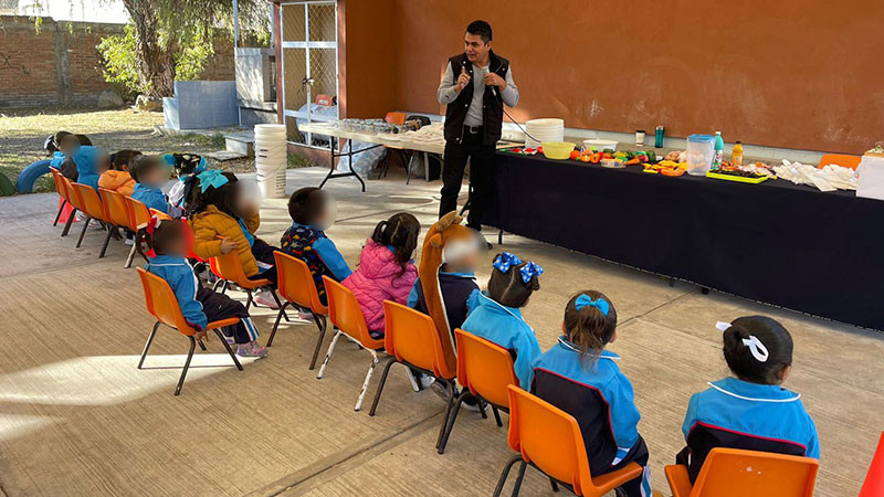 Capacita Secretaría de Salud de Michoacán a docentes y estudiantes en higiene y hábitos alimenticios 