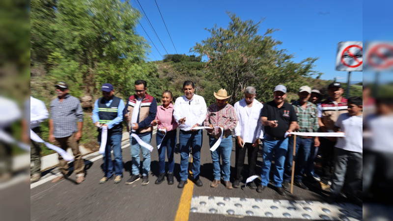 Entrega Nacho Campos, presidente Municipal de Uruapan, obras en San Marcos por 5 mdp 