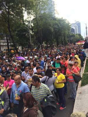 Arranca en el D.F. megamarcha a dos años de la desaparición de los normalistas de Ayotzinapa - Foto 1 