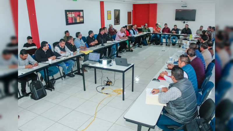 Trabajan directivos del Cecytem en planes de mejora continua 