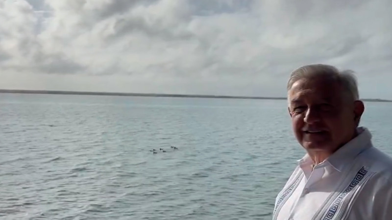Supervisa AMLO obras del Tren Maya en Bacalar, Quintana Roo 