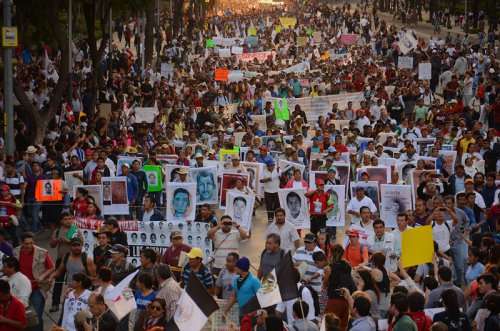 Sin incidentes mayores termina manifestación a dos años de la desaparición de los normalistas de Ayotzinapa, en el DF 