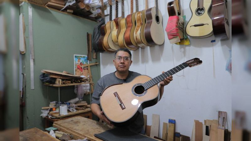 Guitarras de Paracho, símbolo artesanal y musical de Michoacán 