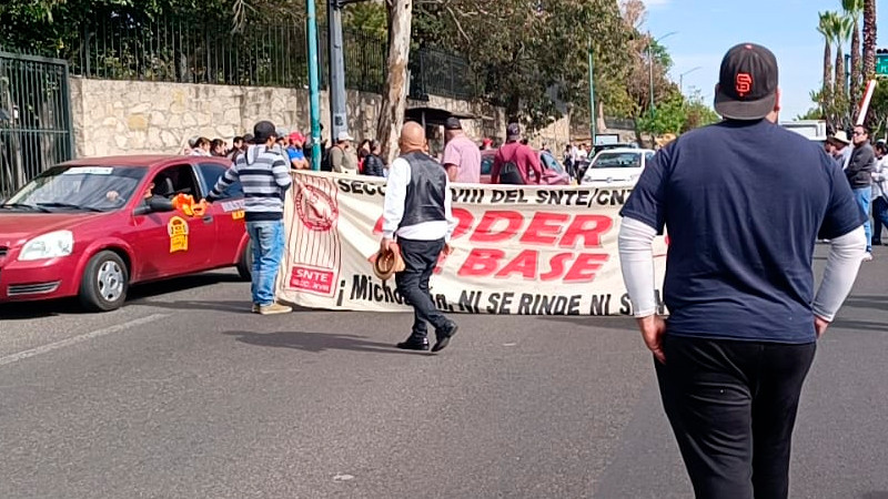 CNTE Poder de Base se preparan para salir en marcha, en Morelia, Michoacán