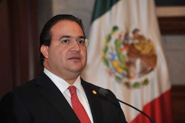 PRI suspende derechos partidistas al gobernador Javier Duarte 