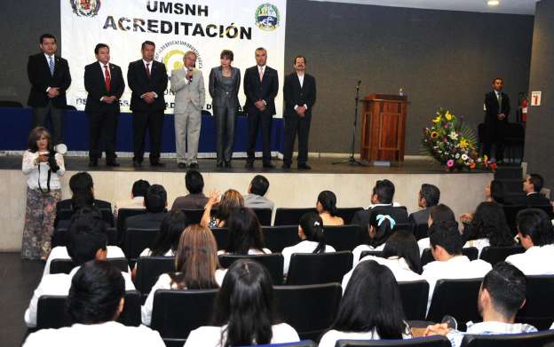 La sociedad exige profesionistas de calidad y debemos exportar buenos profesionistas, afirma Salvador Jara 