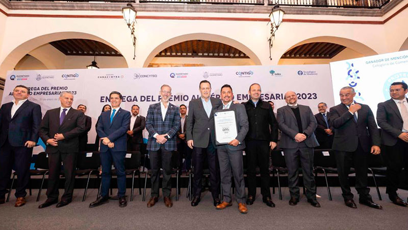 Entregan del Premio al Mérito Empresarial 2023 en la ciudad de Querétaro  