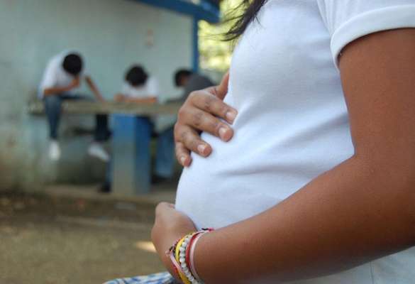 México, comprometido con erradicar embarazo en niñas y adolescentes: Osorio Chong 