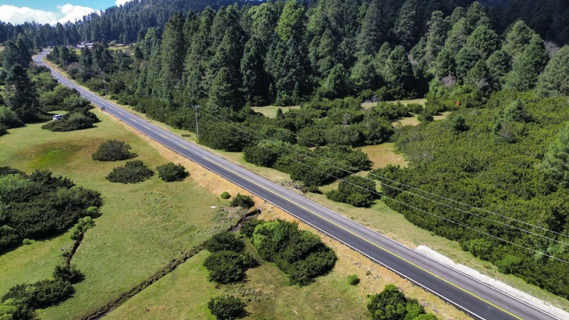 País de la Monarca tiene carretera rehabilitada; beneficiará a 4 municipios: SCOP  