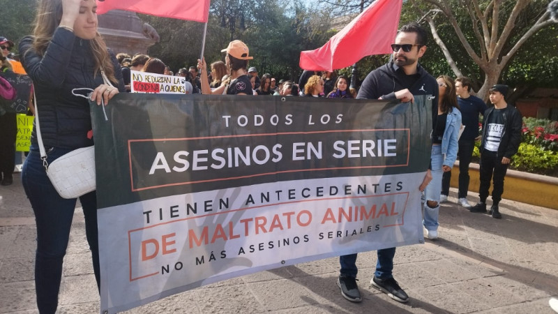 Querétaro: Impugnarán reducción de sentencia de asesino de Athos y Tango 